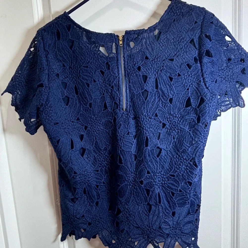 Japna Blue Floral and Lace Top. Medium. - Picture 5 of 8